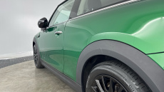 MINI Hatchback 1.5 Cooper Classic 3dr Auto [Comfort/Nav Pack] Petrol Hatchback